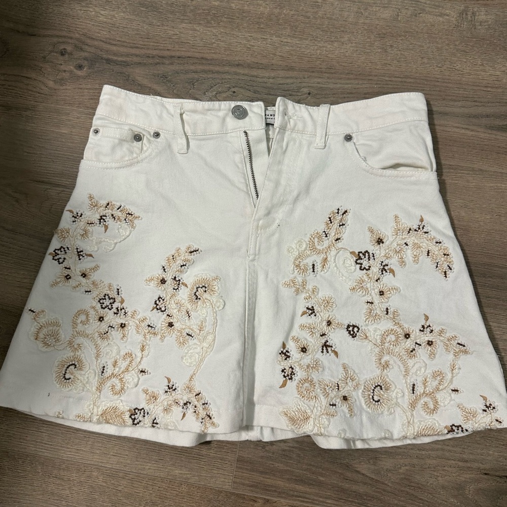 Zara embroidered mini skirt